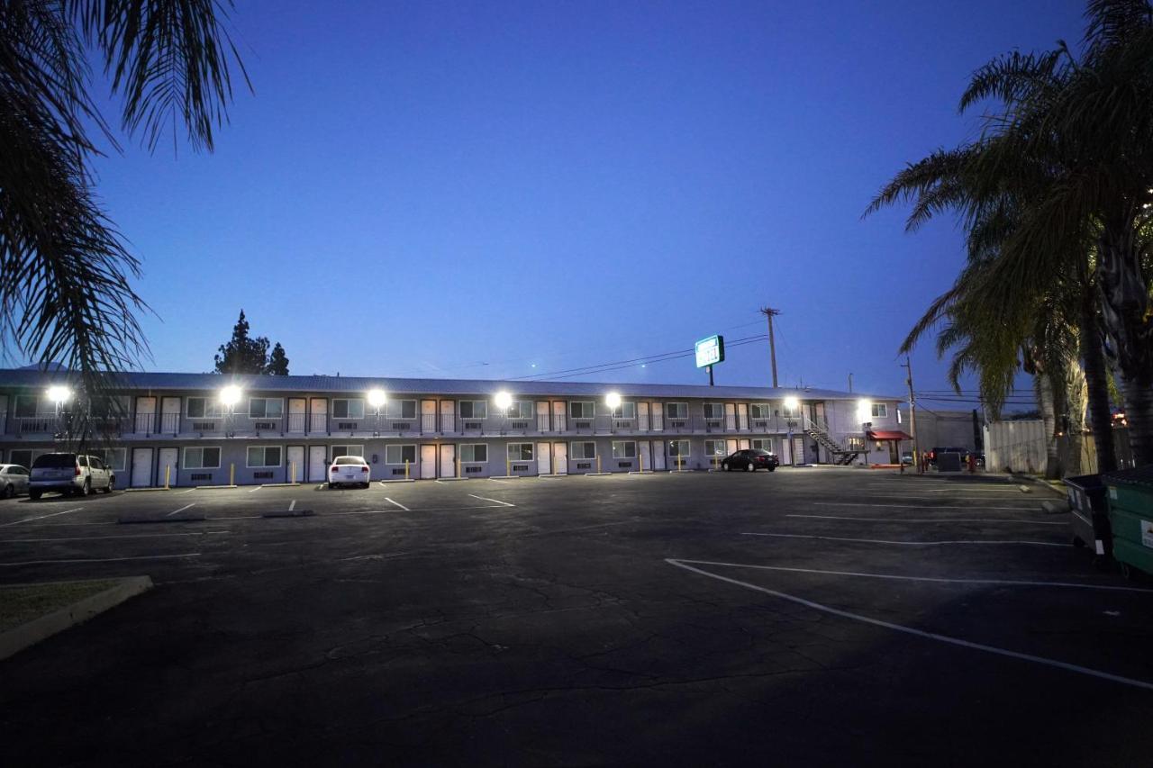 Airport Stay Motel Ontario Exterior photo